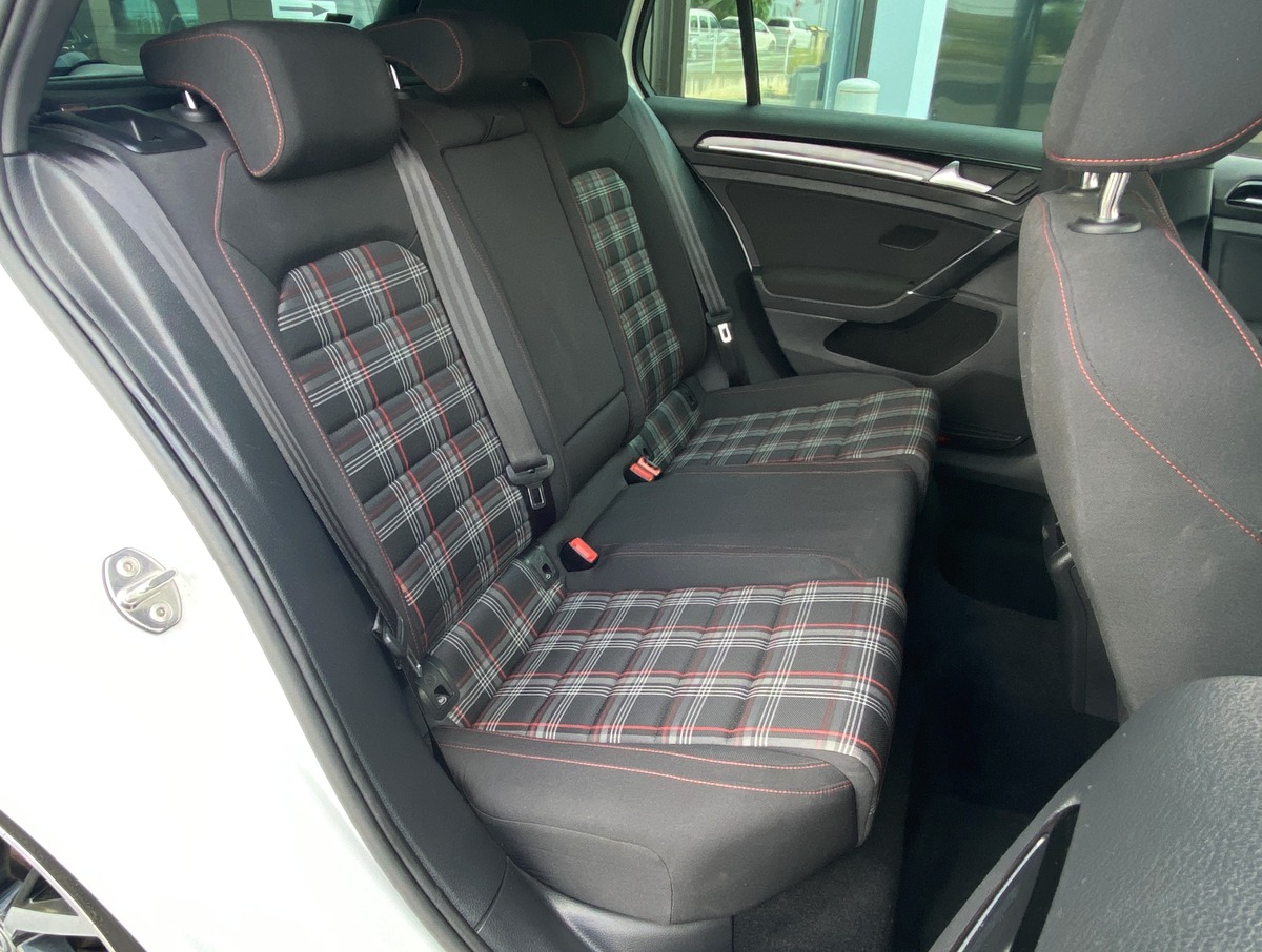 Volkswagen Golf VII 2.0 TSI 230ch GTI PERFORMANCE DSG6 5P / DCC / TO PANO / ACC / DYNAUDIO / CARPLAY
