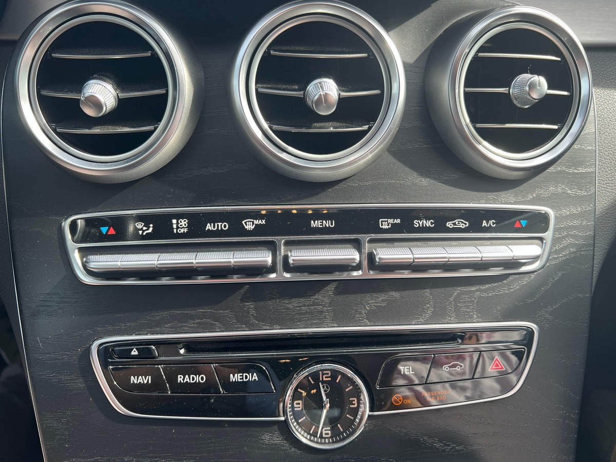 Mercedes-Benz Classe C 156 chevaux | AMG LINE | Caméra recul | Apple car play | Sièges électrique