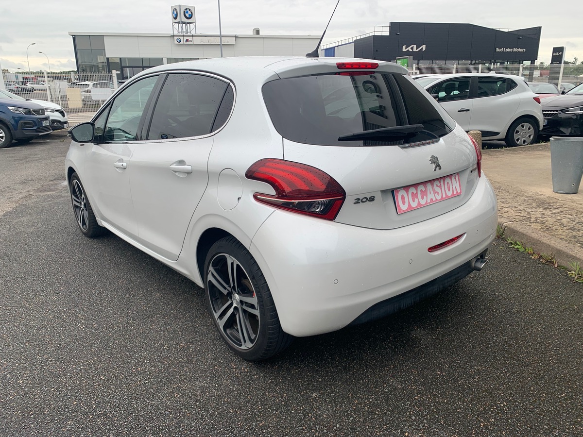 Peugeot 208 110 ch | GT Line | Régulateur de vitesse | Apple car Play Android Auto