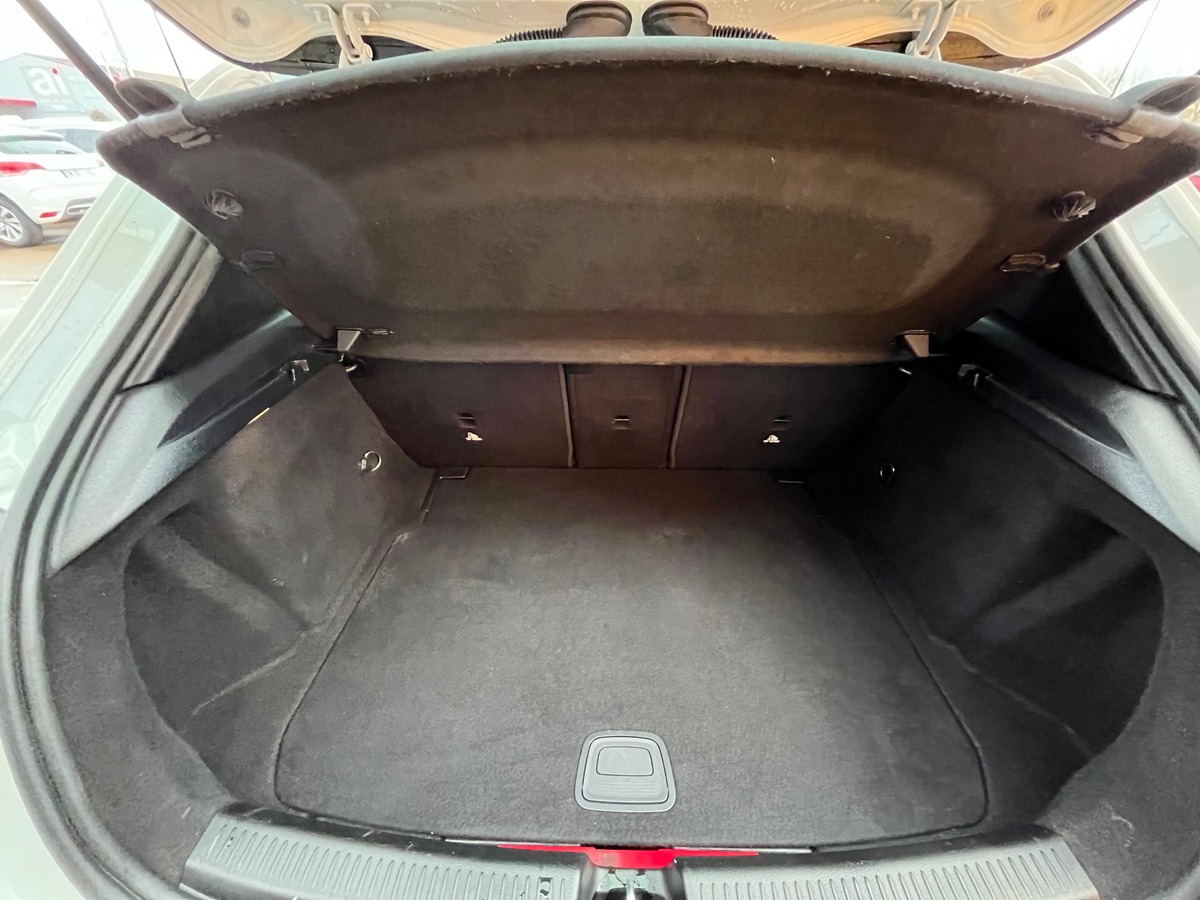 Mercedes-Benz Classe A A200 163 BUSINESS LINE 7G DCT 1ERE MAIN TVA