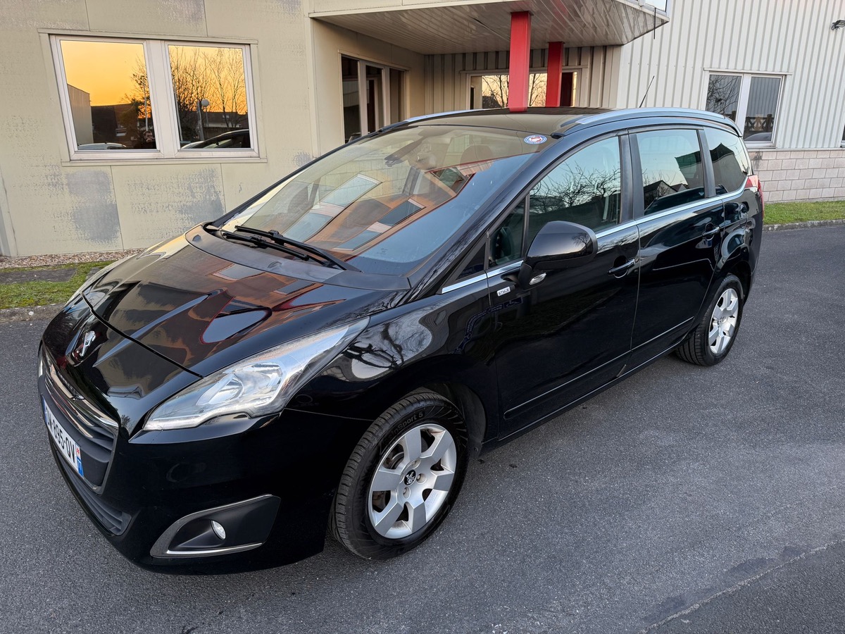 Peugeot 5008 1.6 HDI 115 CV S&S 7 place styles en 4XCBL