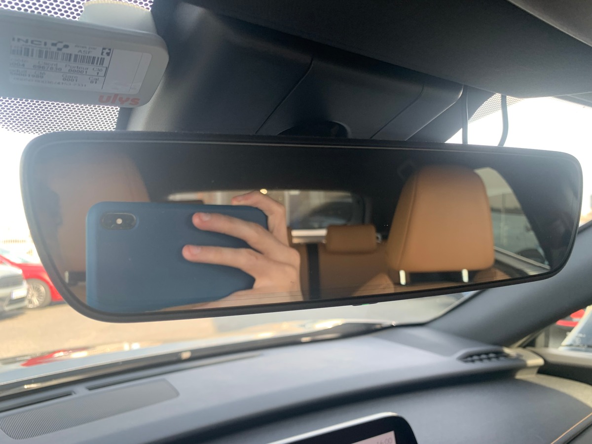 Lexus UX 250 | 185 ch | Luxe Techno | Contrôle angles morts | Caméra recul | Hayon électrique