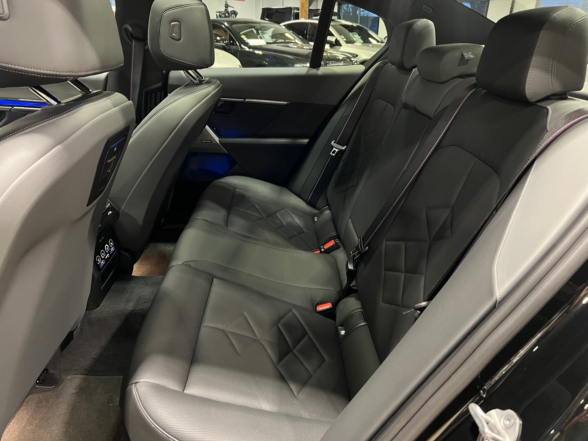 Bmw i5 M60 XDRIVE40 601 BERLINE - 990KM NEUVE / TVA RECUPERABLE g