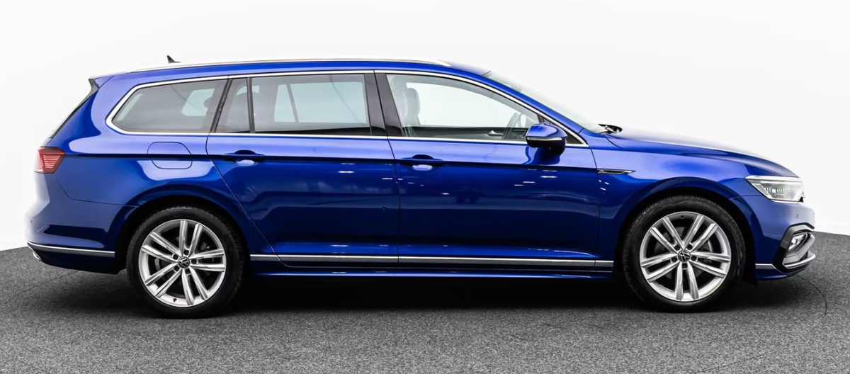 Volkswagen Passat SW VIII 2.0 TDI EVO 200ch R-Line 4Motion DSG7 Bleu Lapiz Attelage