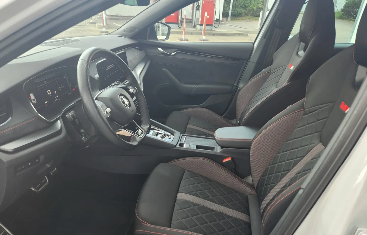 Skoda Octavia Berline 2.0 TDI 200ch RS 4x4 DSG7