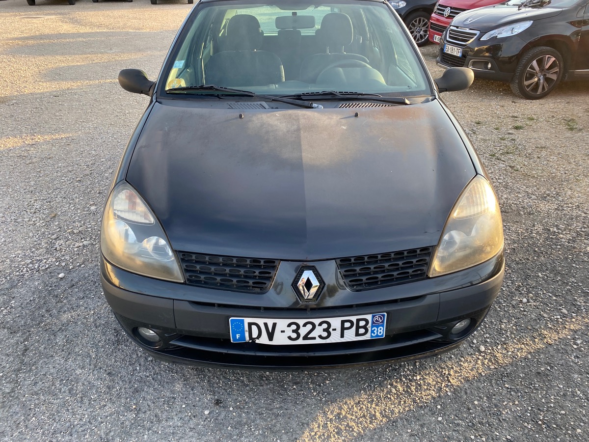 RENAULT Clio II Phase 2 1.4i 100CH DISTRIB NEUVE TRES BONNE ÉTAT