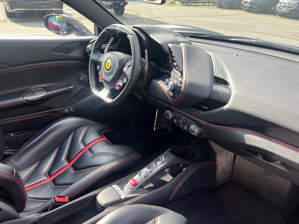 Ferrari 488 GTB 3.9 670