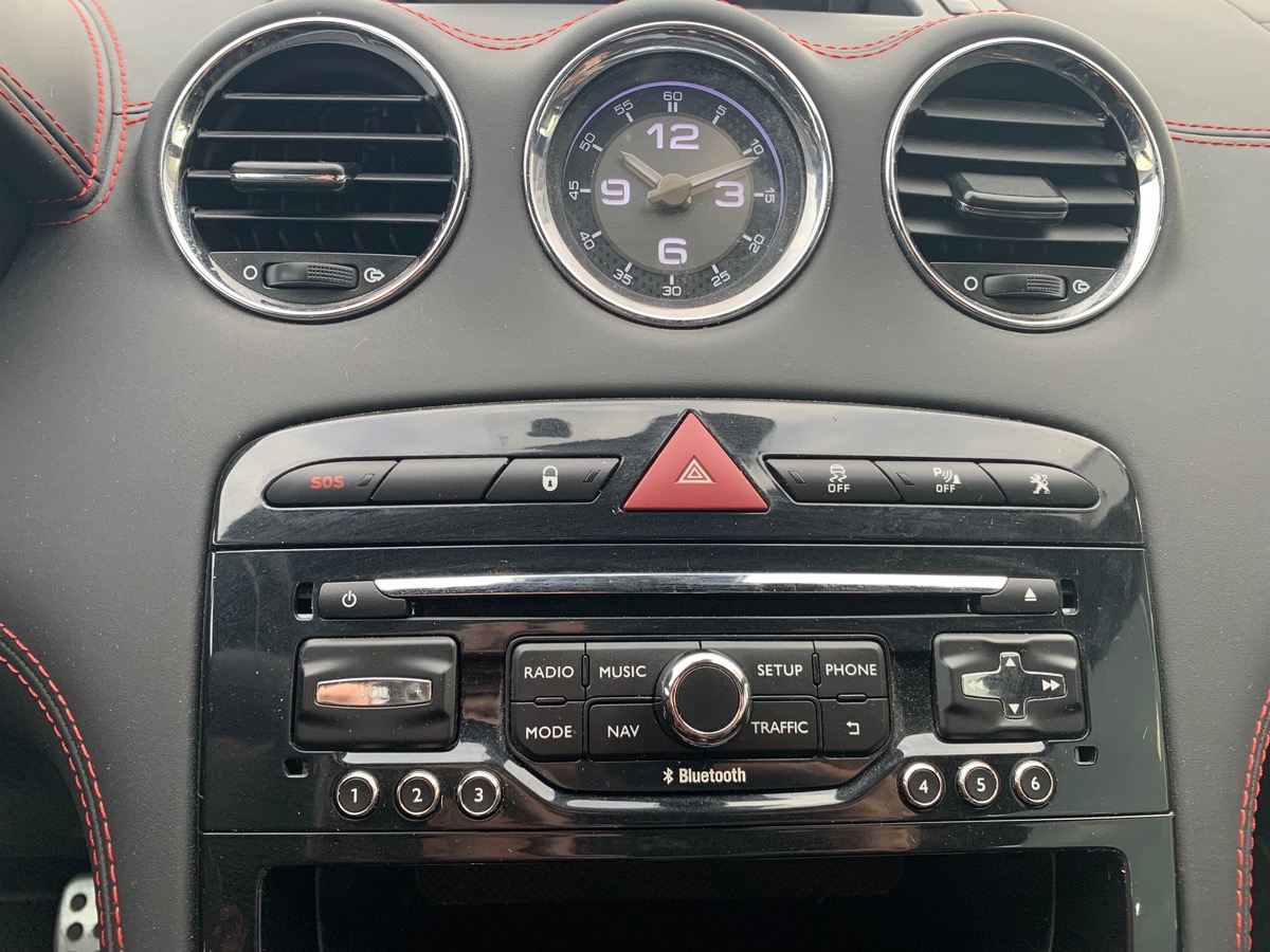 Peugeot RCZ 270 | R | Pack Sport | GPS | Radar avant arriére | Baquet sport mi-cuir Alcantara