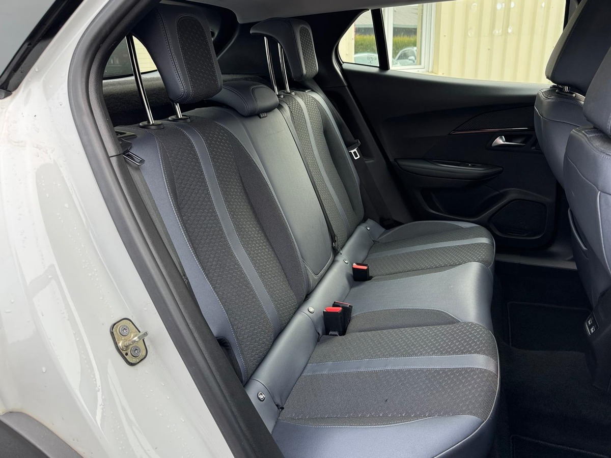 Peugeot 2008 BlueHDi 130 S&S EAT8 Allure