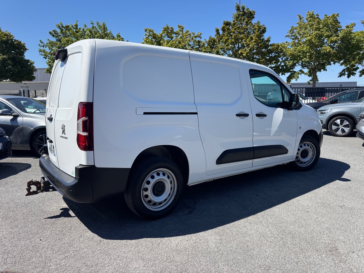 Peugeot Partner L3 LONG 1.5 BHDI 100CH PREMIUM PACK + ATTELAGE / 2 PLACES