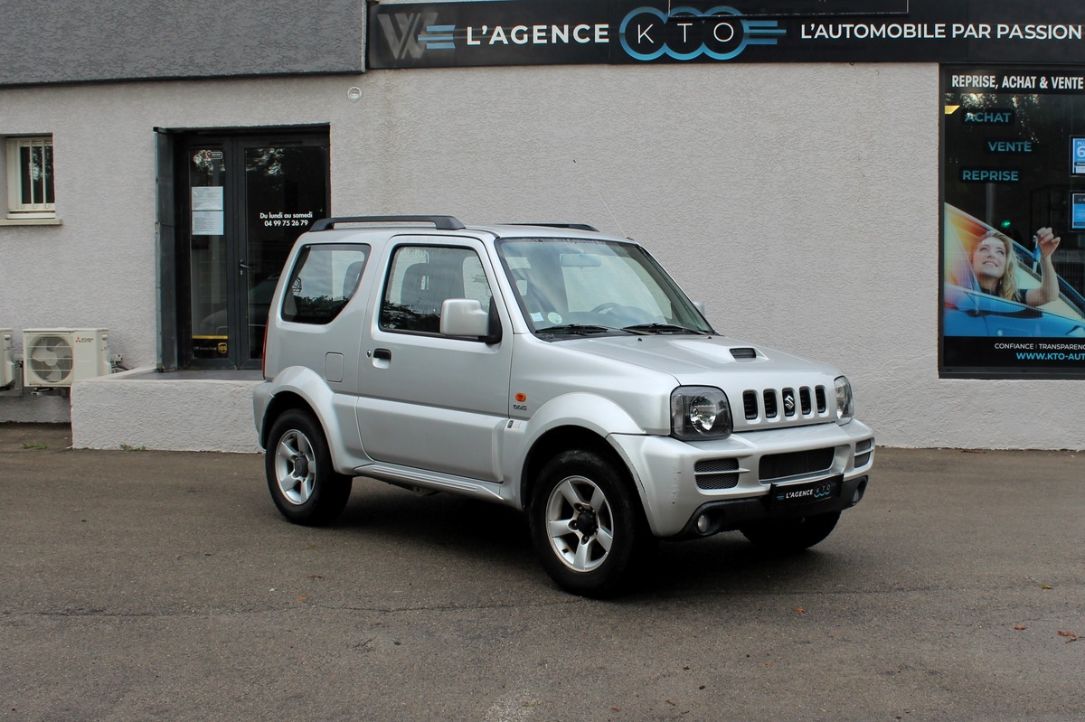 Suzuki Jimny (SN4) 1.5 DDiS 4WD 86 ch JLX + CLIM / ATTELAGE / CENTRALISATION / 1 SEUL PROPRIETAIRE