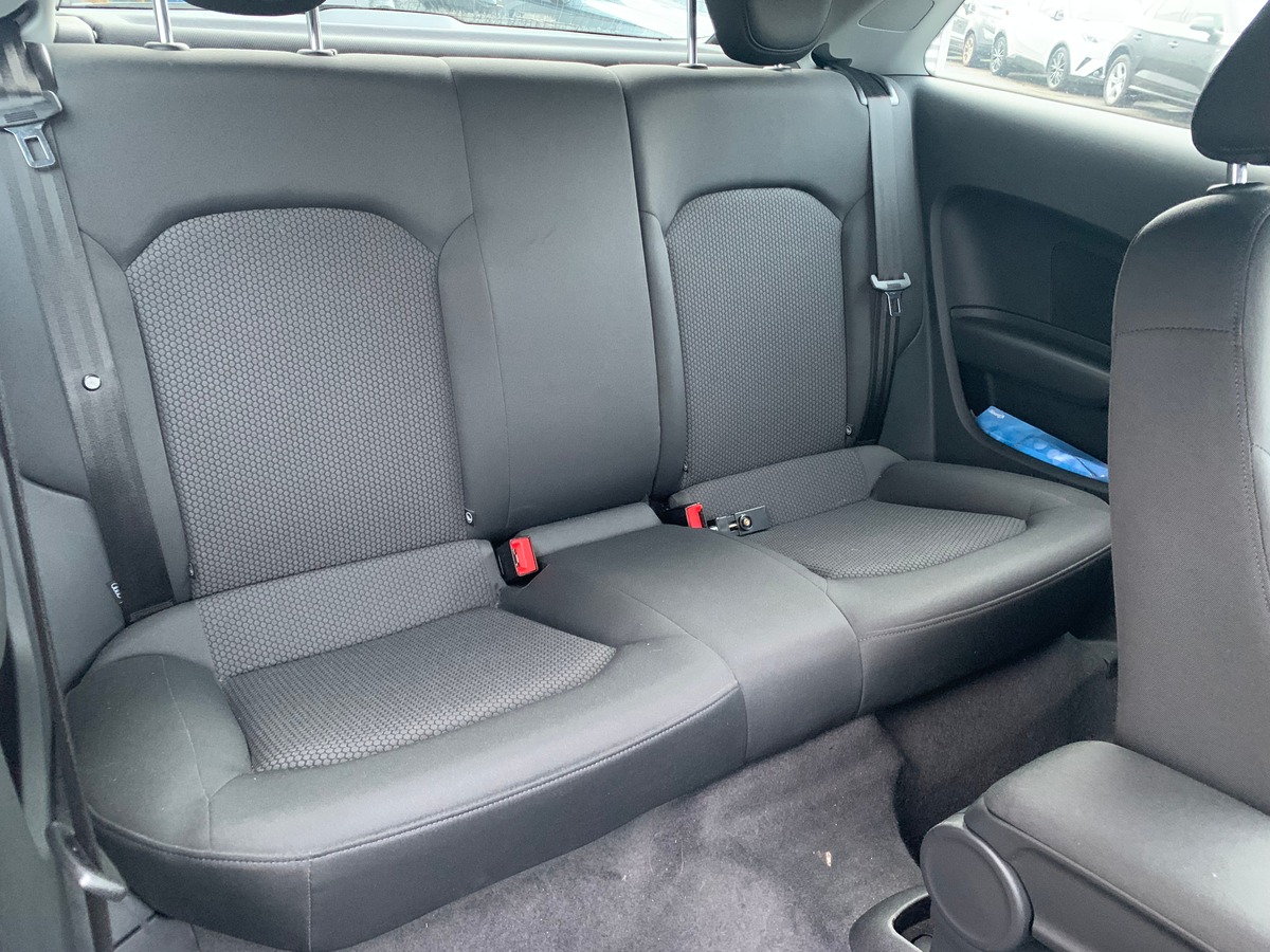 Audi A1 105 ch | Attraction | Climatisation | Radio cd | Jantes alu 16''| Volant cuir | Radar recul