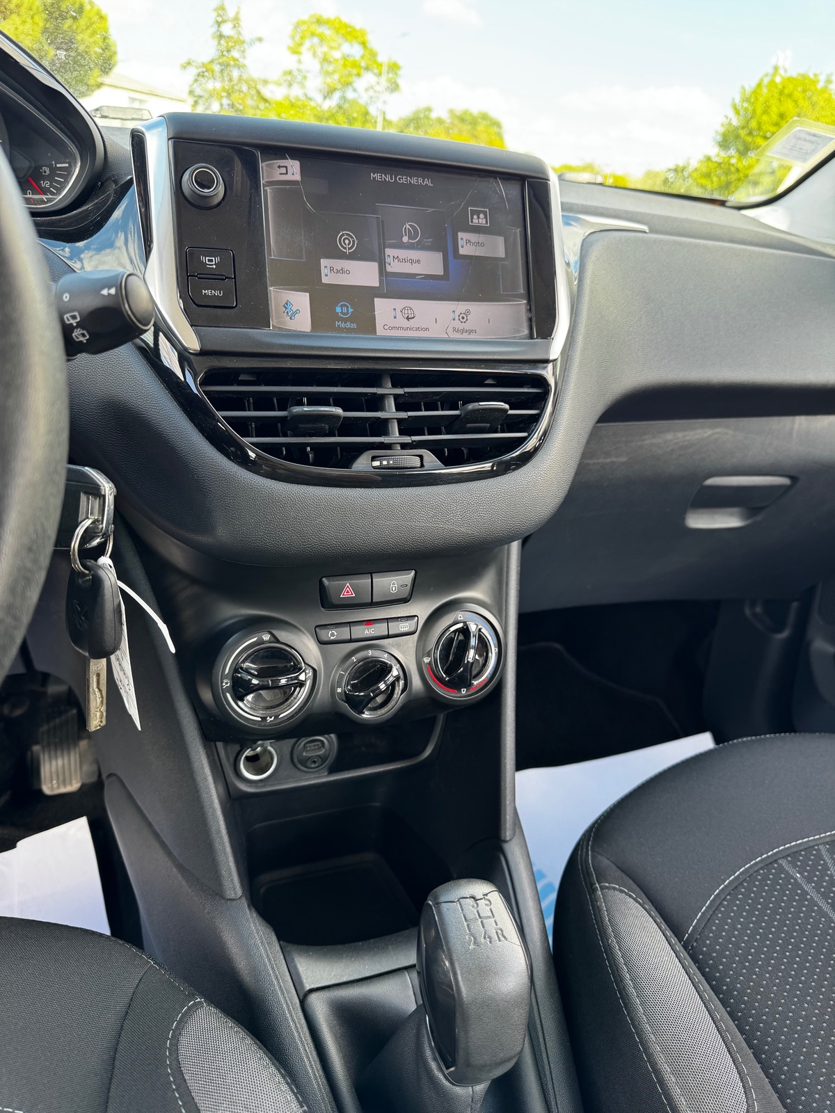 Peugeot 208 1.2 VTi 82 CV BVM5 ALLURE DISTRIBUTION FAITE  / SUIVI CONCESSION