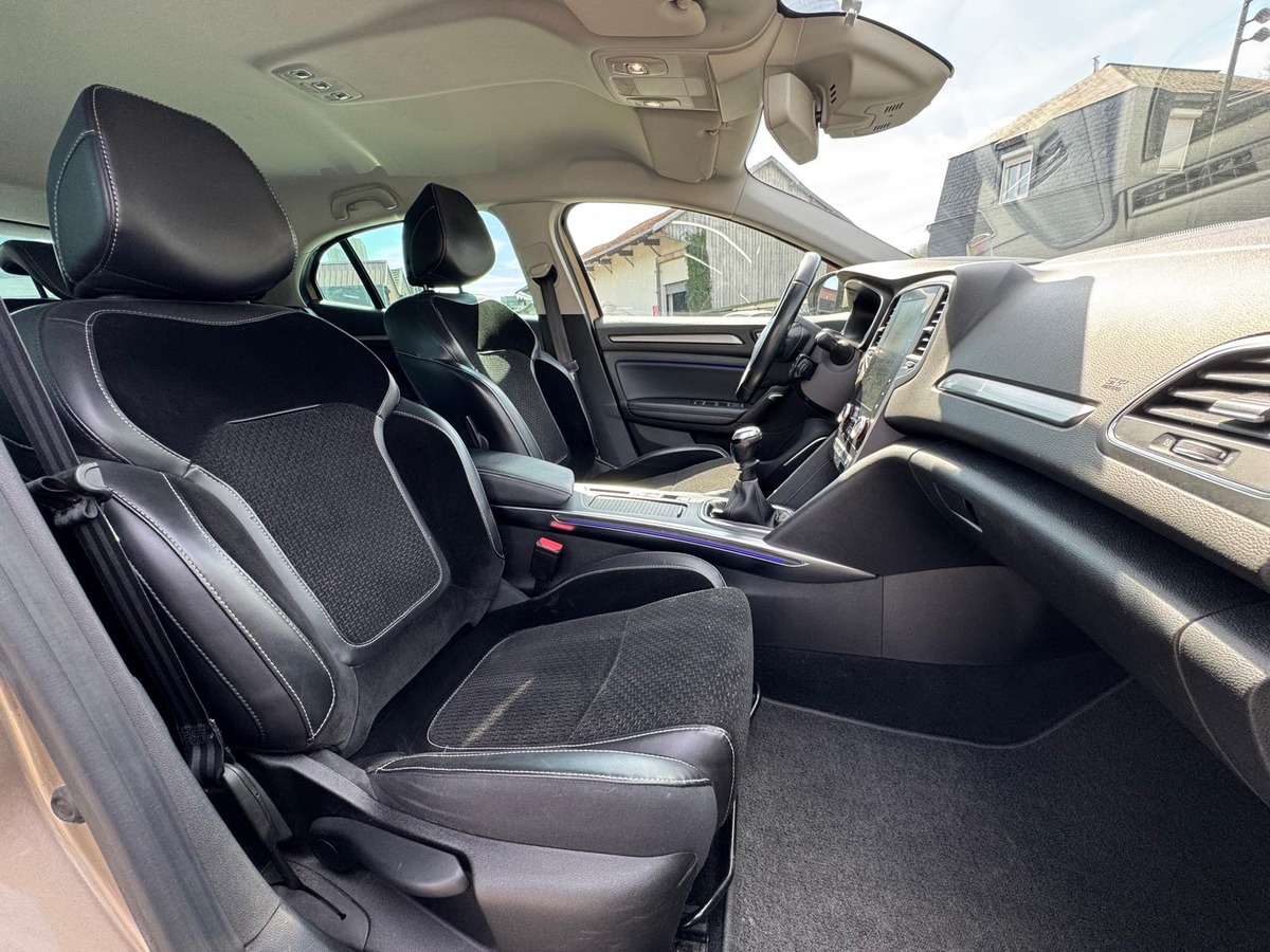 RENAULT Megane IV 1.2 TCe 130 cv iNTENS
