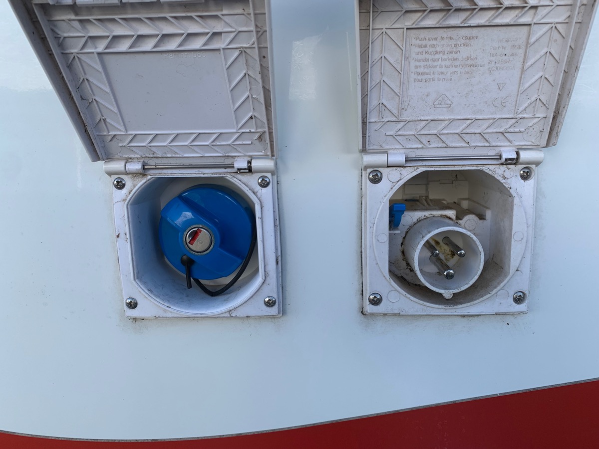 Ford Challenger 155 ch | 2,2 litres | GENESIS 288 EB Profilé | 3 Couchages | Caméra de recul