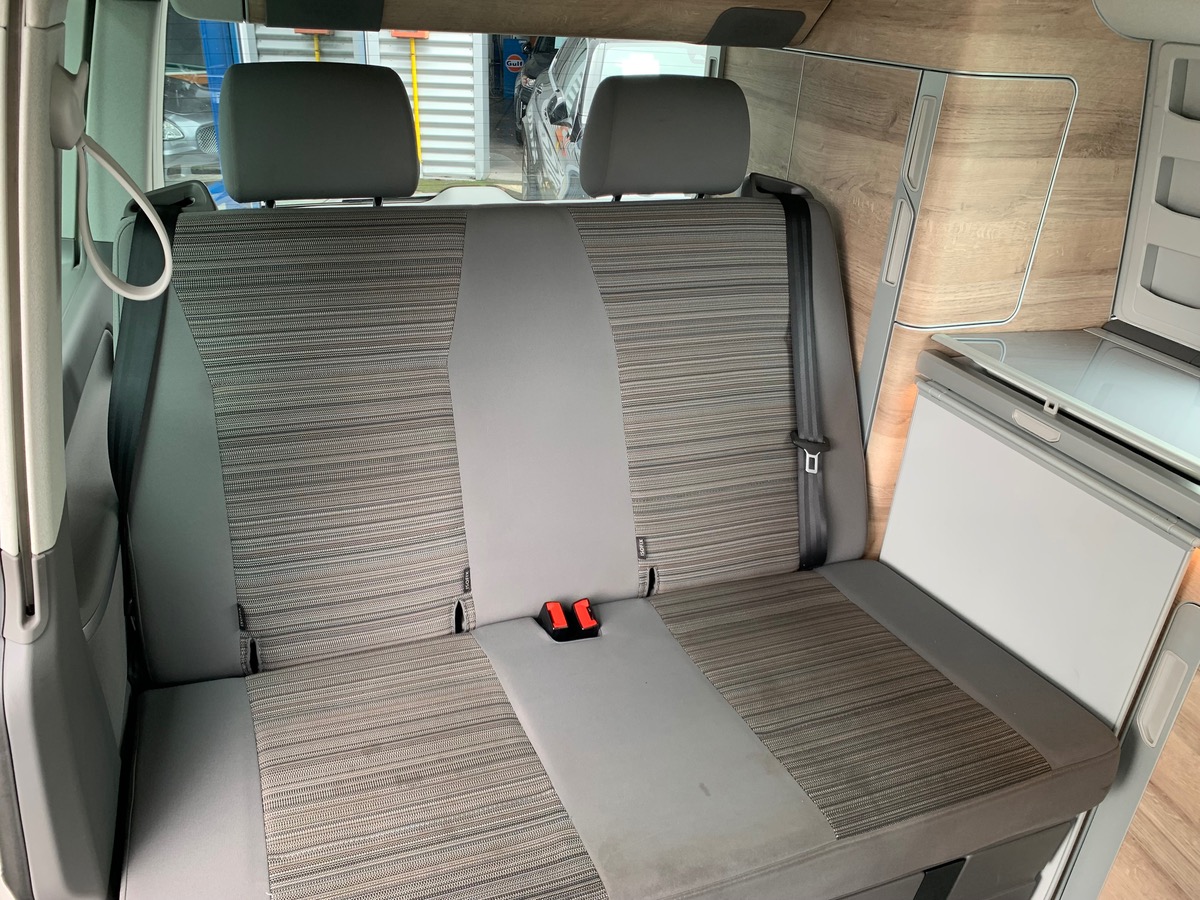 Volkswagen California 150 | COAST | Premiére Main | Attelage | Rallonge lit | Pneus Toutes Saisons