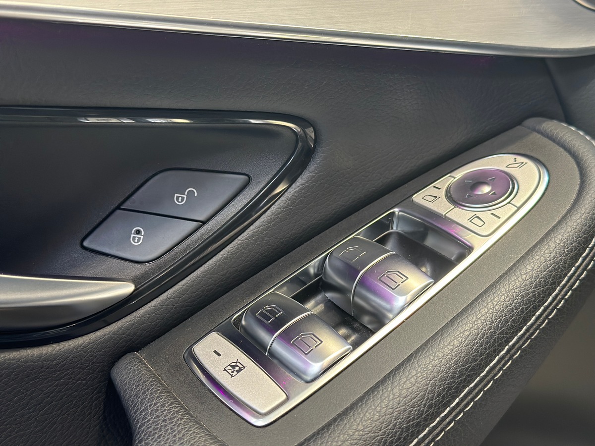 Mercedes-Benz Classe GLC 300 DE AMG LINE 4MATIC 194 + 122 / BURMESTER / ATTELAGE / TOIT PANO / 1ERE MAIN