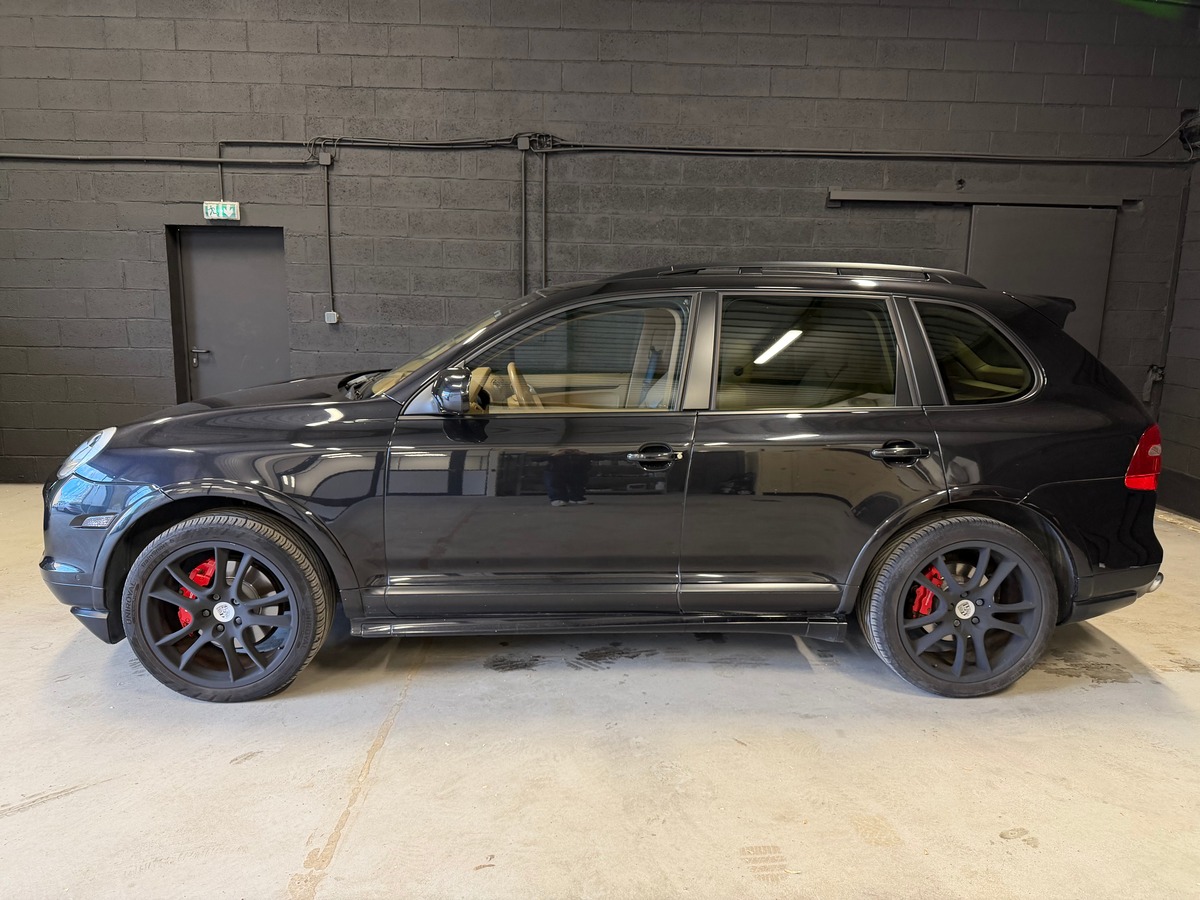 Porsche Cayenne GTS 4.8 V8 TIPTRONIC / TOIT OUVRANT / SIEGES AV CHAUFFANT / HAYON ELECTRIQUE
