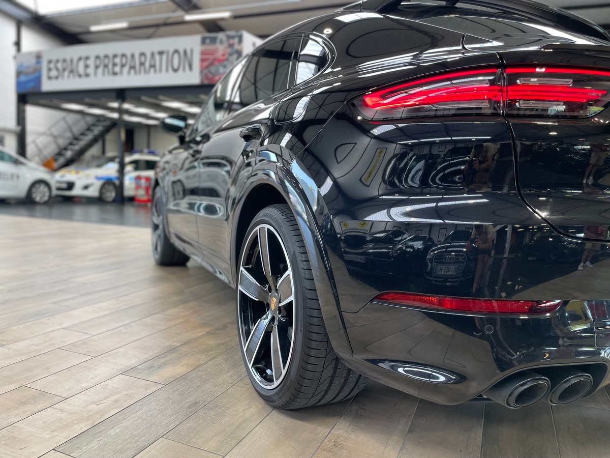 Porsche Cayenne Coupé III 3.0 V6 462 E-HYBRIDE 2022 PLATINUM EDITION TO/ ATTELAGE ÉLECTRIQUE FULL A