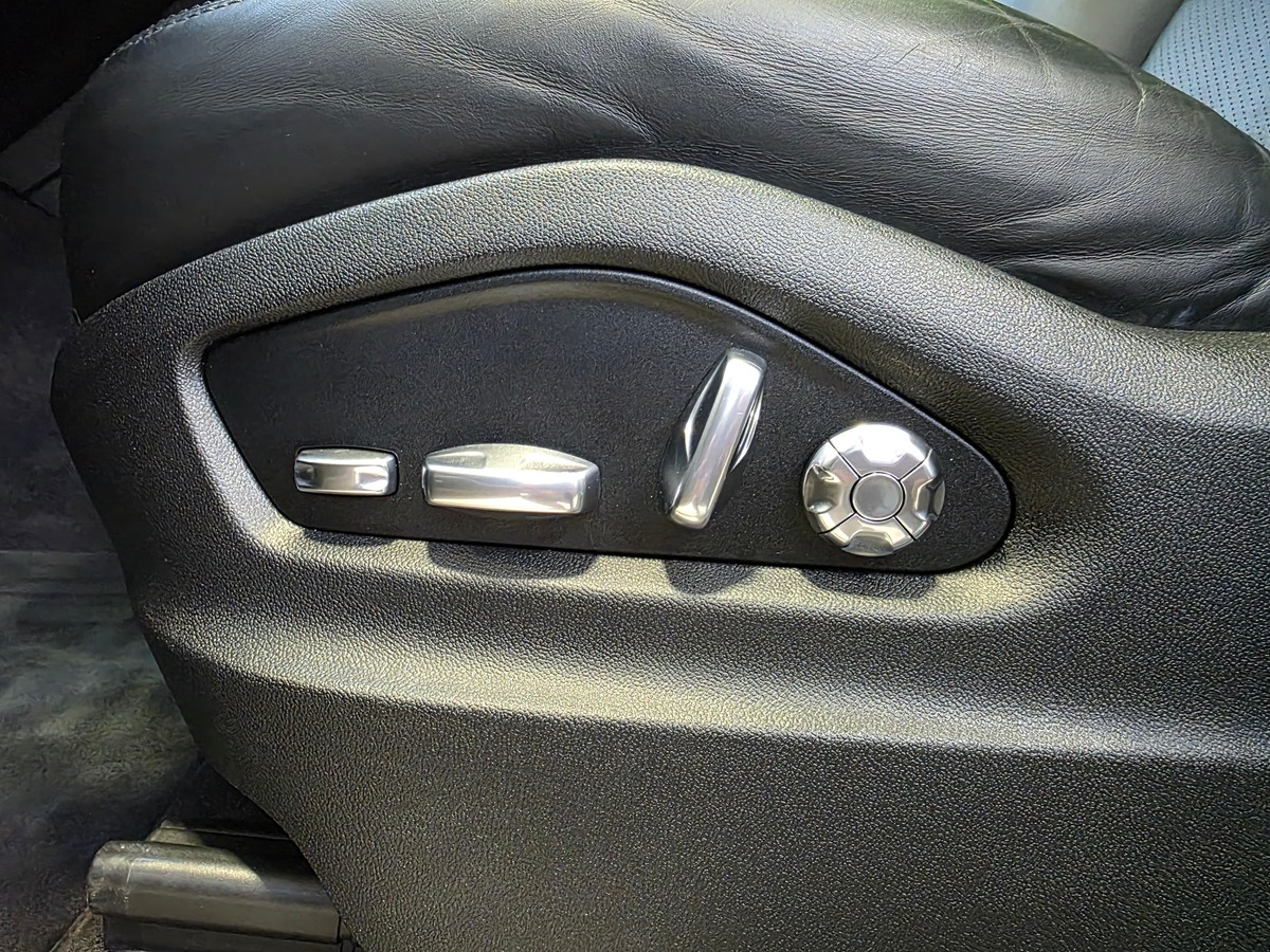 Porsche Cayenne COUPE 3.0 E-HYBRID 462 BOSE / HUD / CHRONO / 21 A