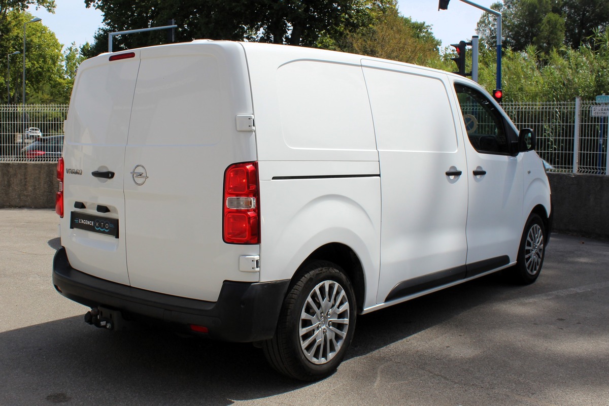 Opel Vivaro Cargo M 2.0 CDTI 150 ch FOURGON L1H1 3 PLACES + RANGEMENTS + CARPLAY + ATTELAGE