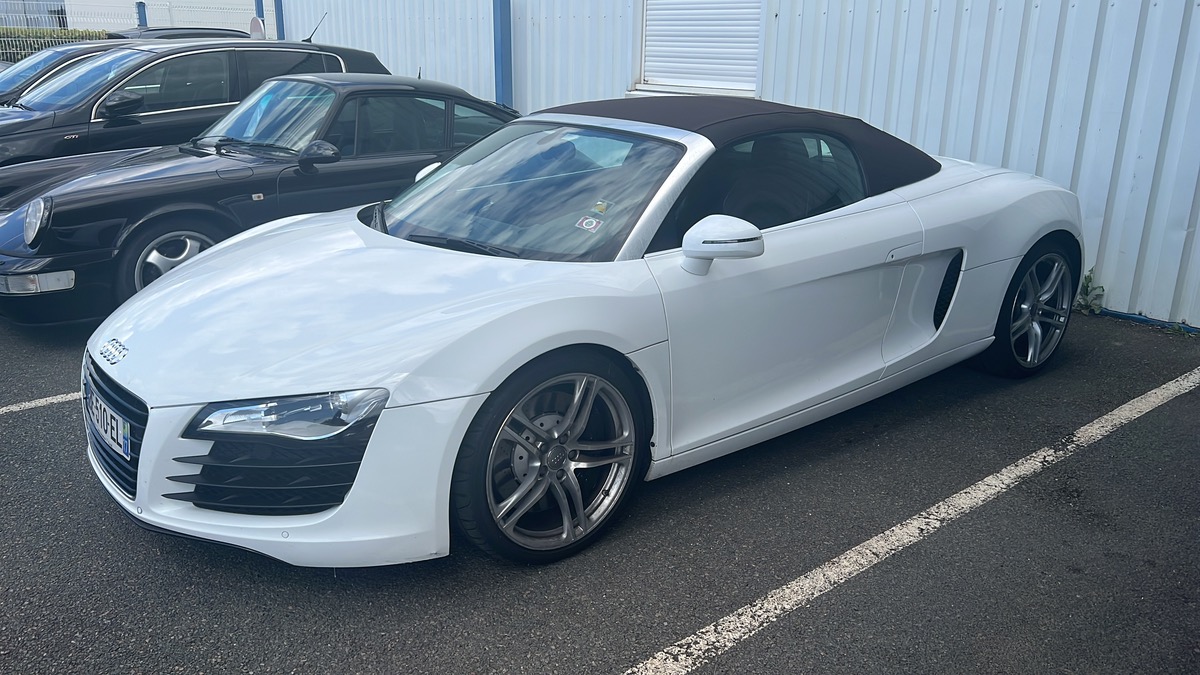 Audi R8 SPYDER 430 CHEVAUX | Siéges chauffants | Sellerie cuir Nappa Brun | Boîte manuelle trés rare