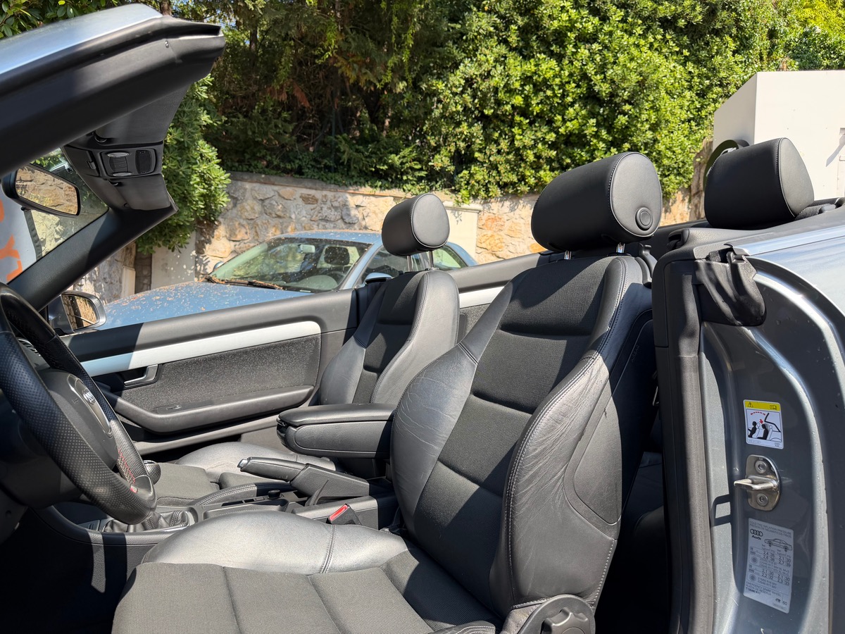 Audi A4 Cabriolet 2.0 TDi 140 CV / KM Réel / S Line /  Intérieur Cuir Tissu / Attelage / Jantes