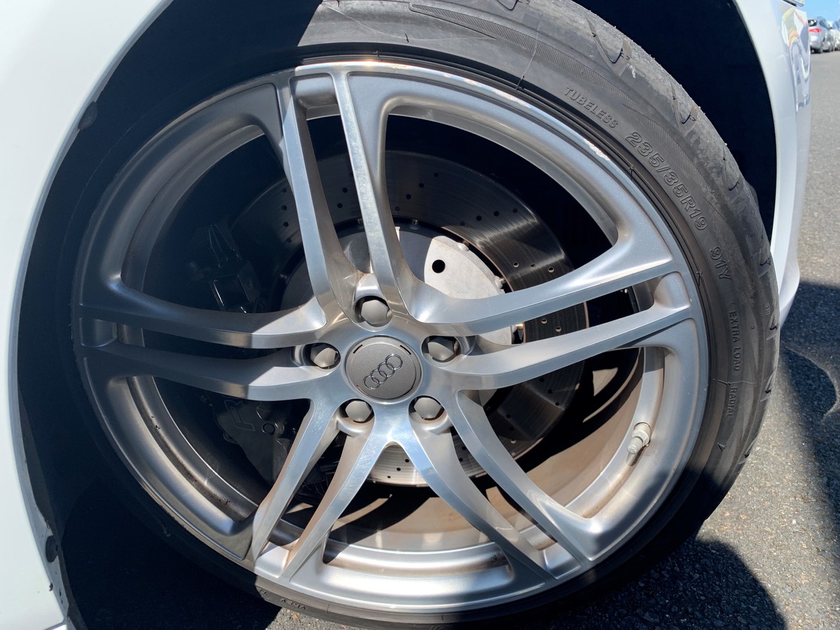 Audi R8 SPYDER 430 CHEVAUX | Siéges chauffants | Sellerie cuir Nappa Brun | Boîte manuelle trés rare