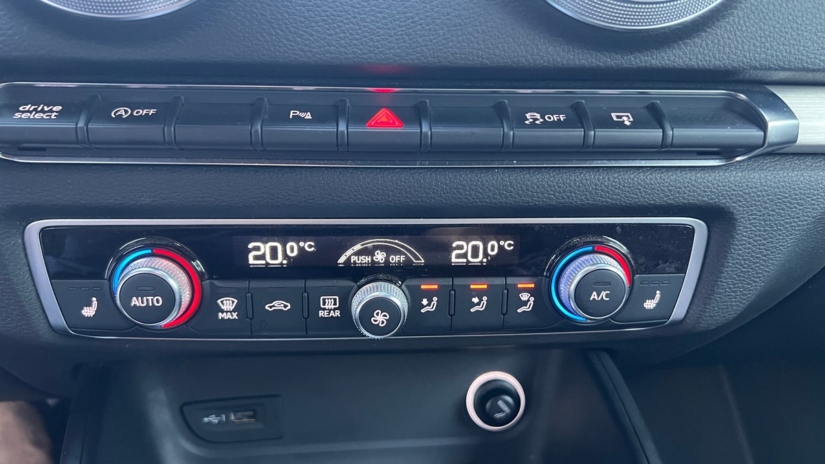 Audi A3 2.0 TFSI 190ch S-Line Quattro S tronic 7 - Gris Nano - Virtual Cockpit -  Système B&O -