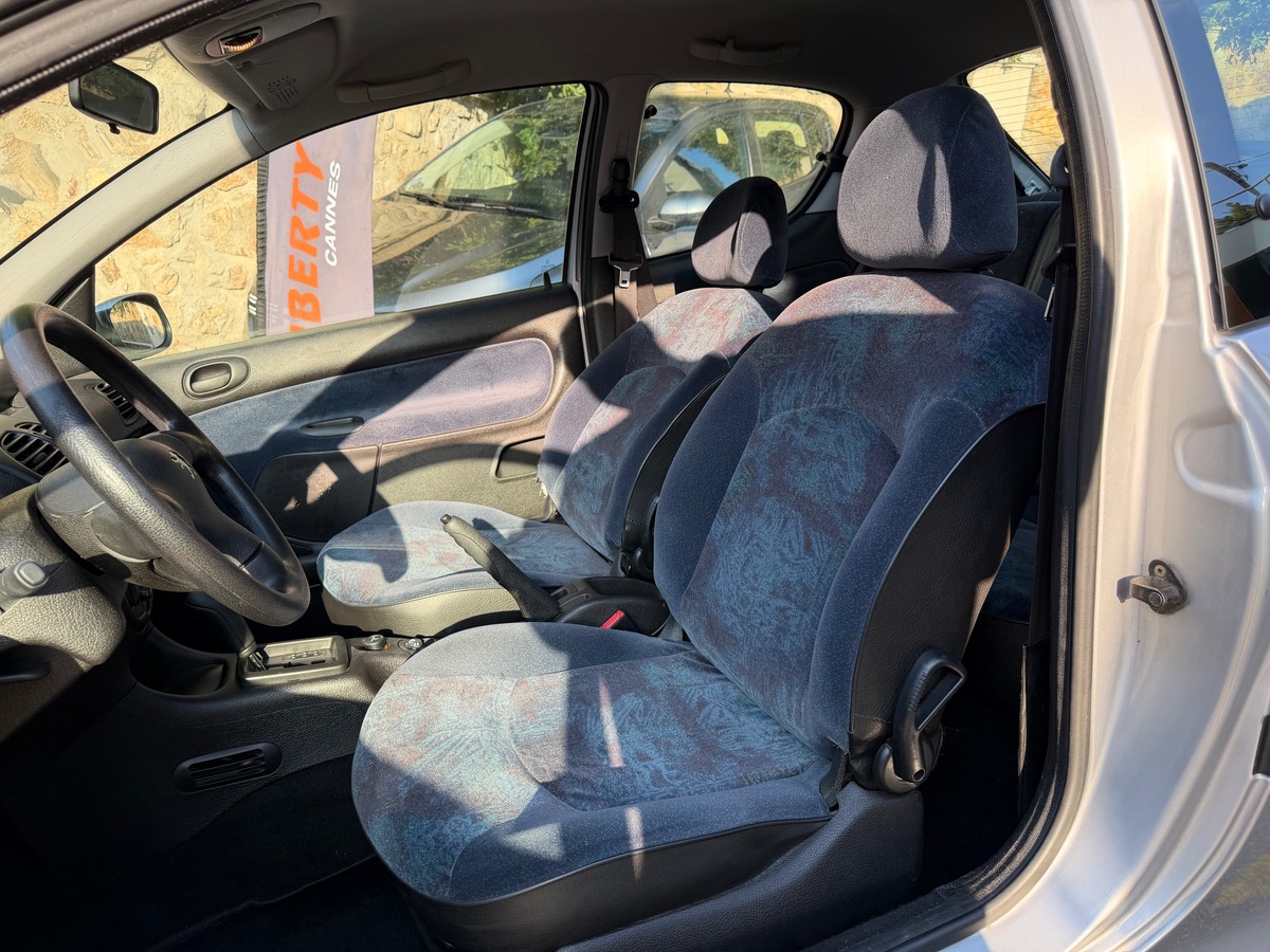 Peugeot 206 1.4 i 75 CV Xr /Deuxièmes Mains / Boite Auto / Km Réel