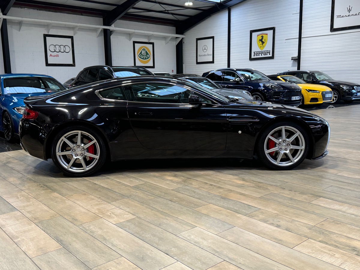 Aston Martin V8 Vantage 4.3 385CV 1ER MAIN ! J