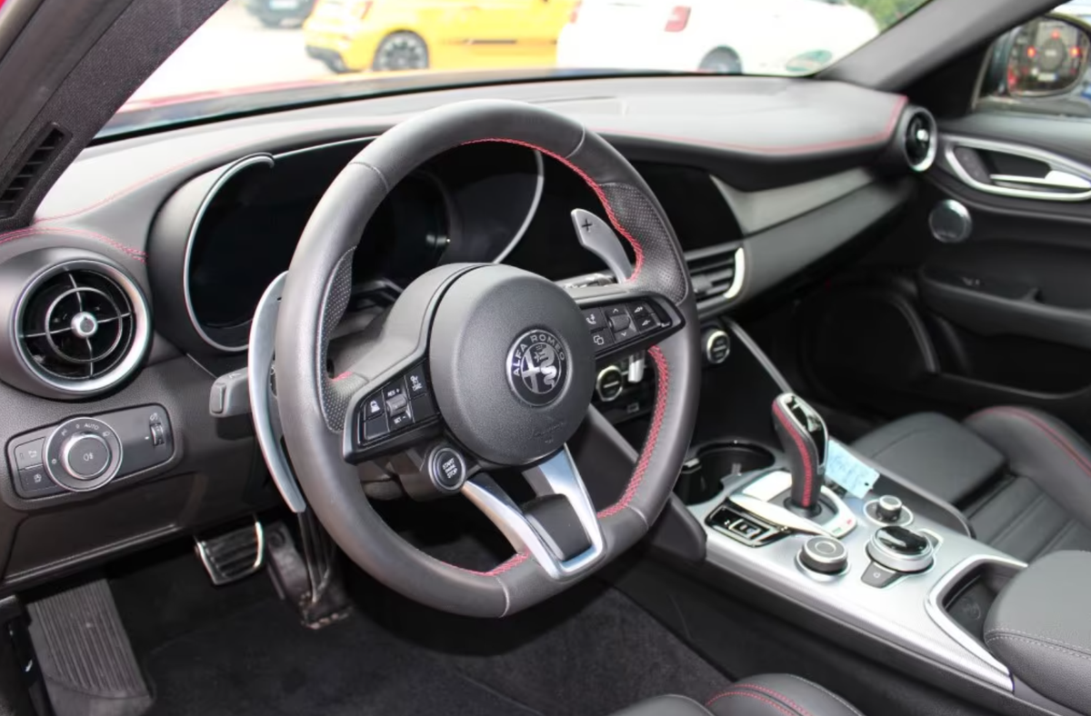 Alfa Romeo Giulia 2.0T 280ch Competizione Q4 AT8