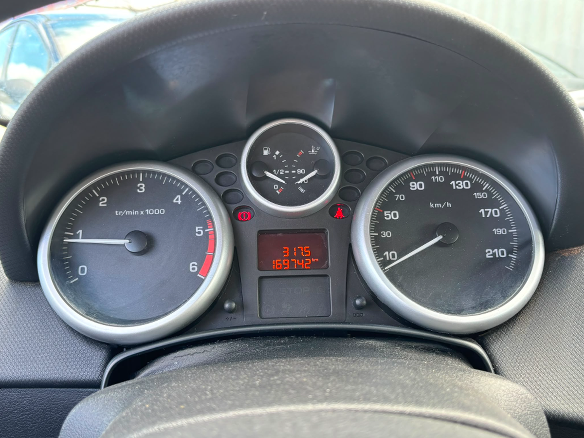 Peugeot 207 1.6 HDI 90 ch 5 portes BVM
