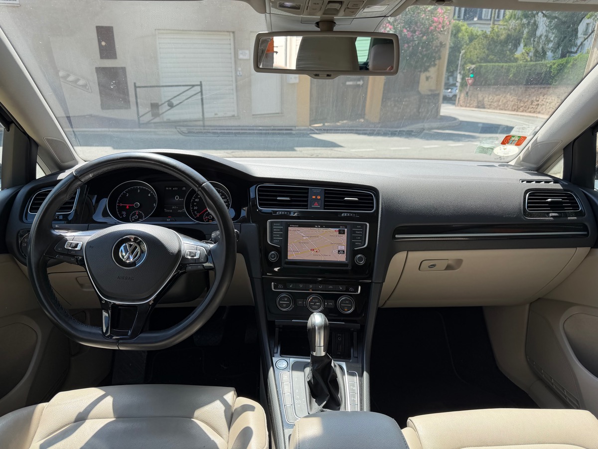 Volkswagen Golf VII SW 1.6 TDI 110 CV / Carat + / Toit Ouvrant / intérieur Cuir / Caméra