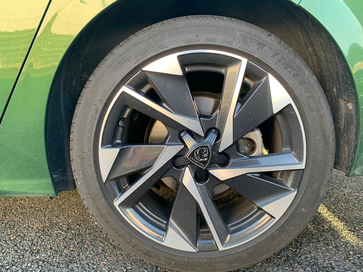 Peugeot 308 130 ch | Allure | Caméra de recul | GPS Cartographique | Régulateur de vitesse adaptatif