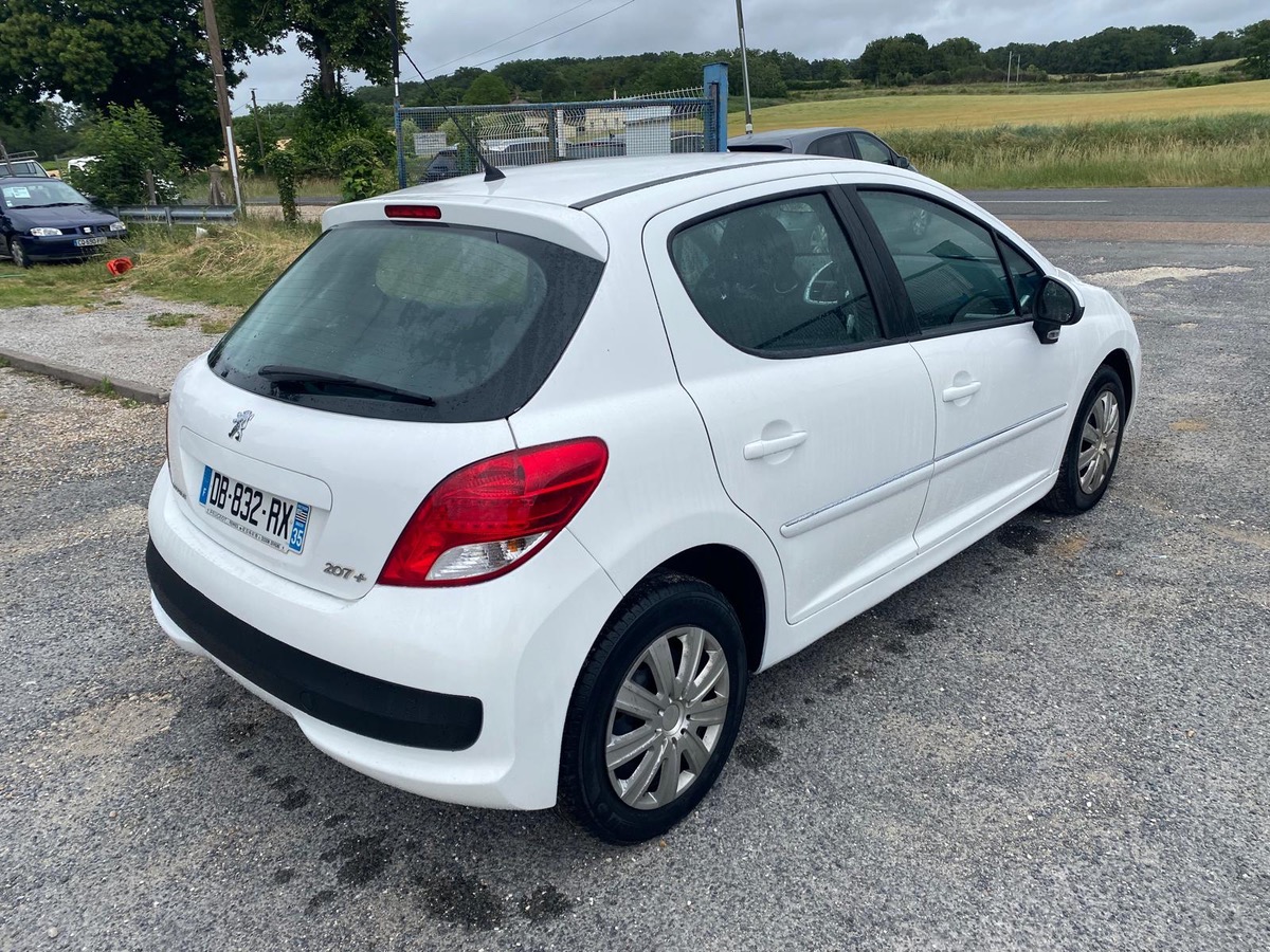 Peugeot 207+ 1.4 hdi 70cv 235075km de 12/2013