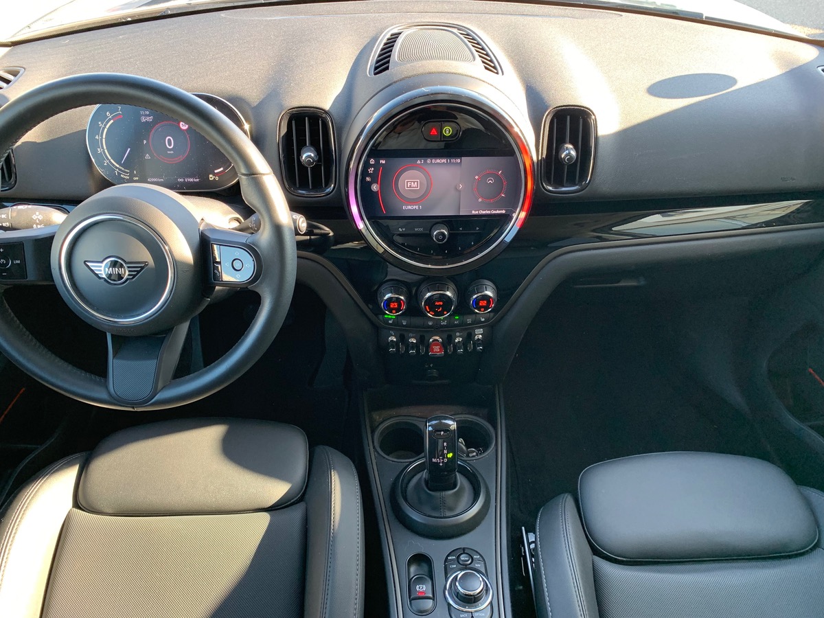 Mini Countryman 136 ch | Cooper Essential | Radars de stationnement avant / arrière | JA 18" design