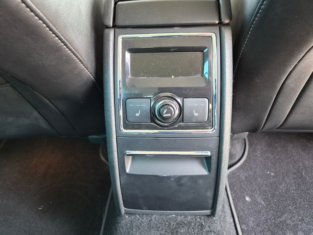 Skoda Superb Combi II 2.0 TDI 170 CR FAP PRAHA DSG