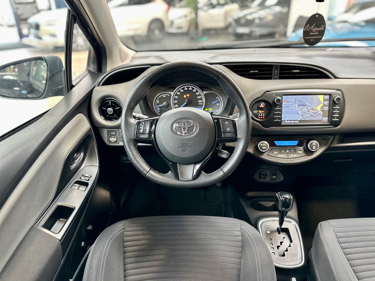 Toyota Yaris III (2) Hybrid 100H Dynamic 5P BVA a