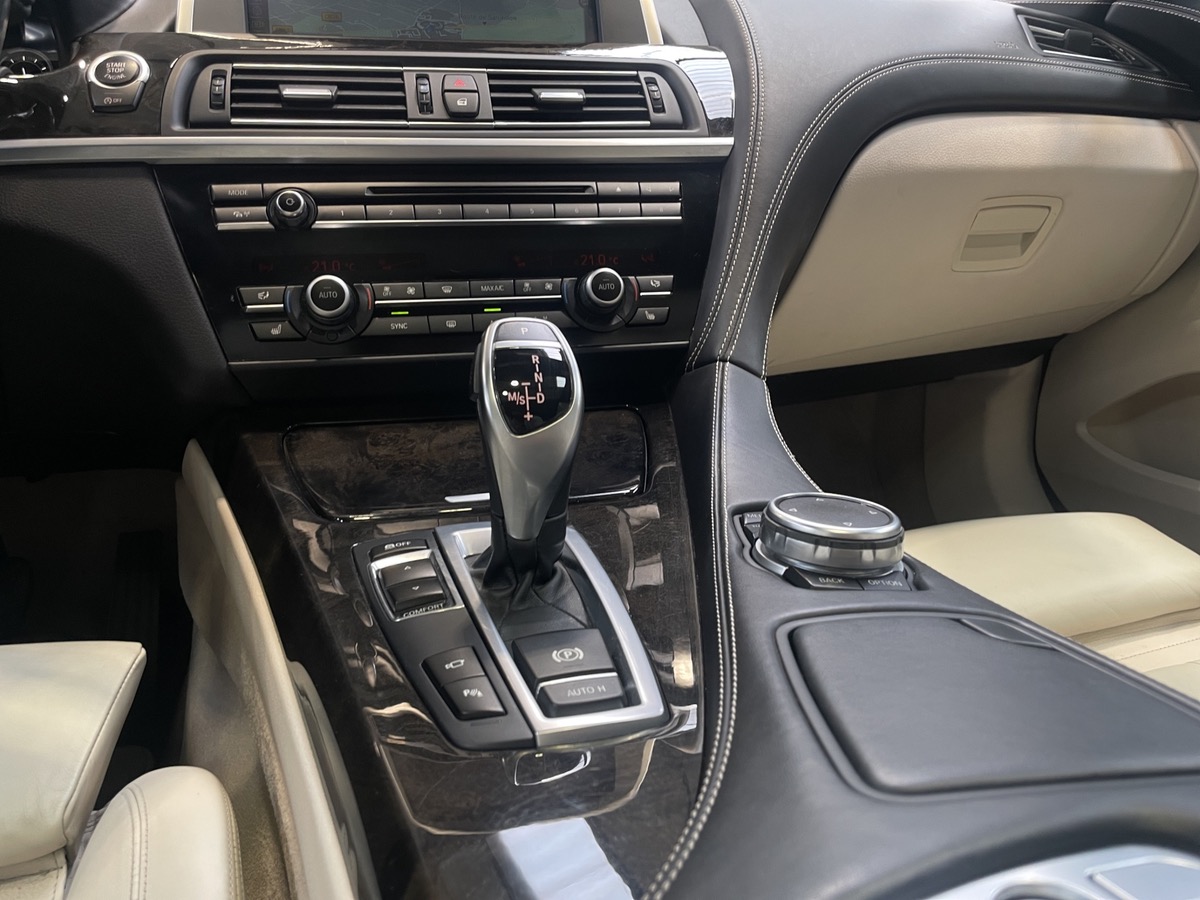 Bmw Série 6 (F06) GRAND COUPE 650i 4.4 V8 450CH - LUXE - CAMERA/TOIT PANORAMIQUE/SIEGES ELEC