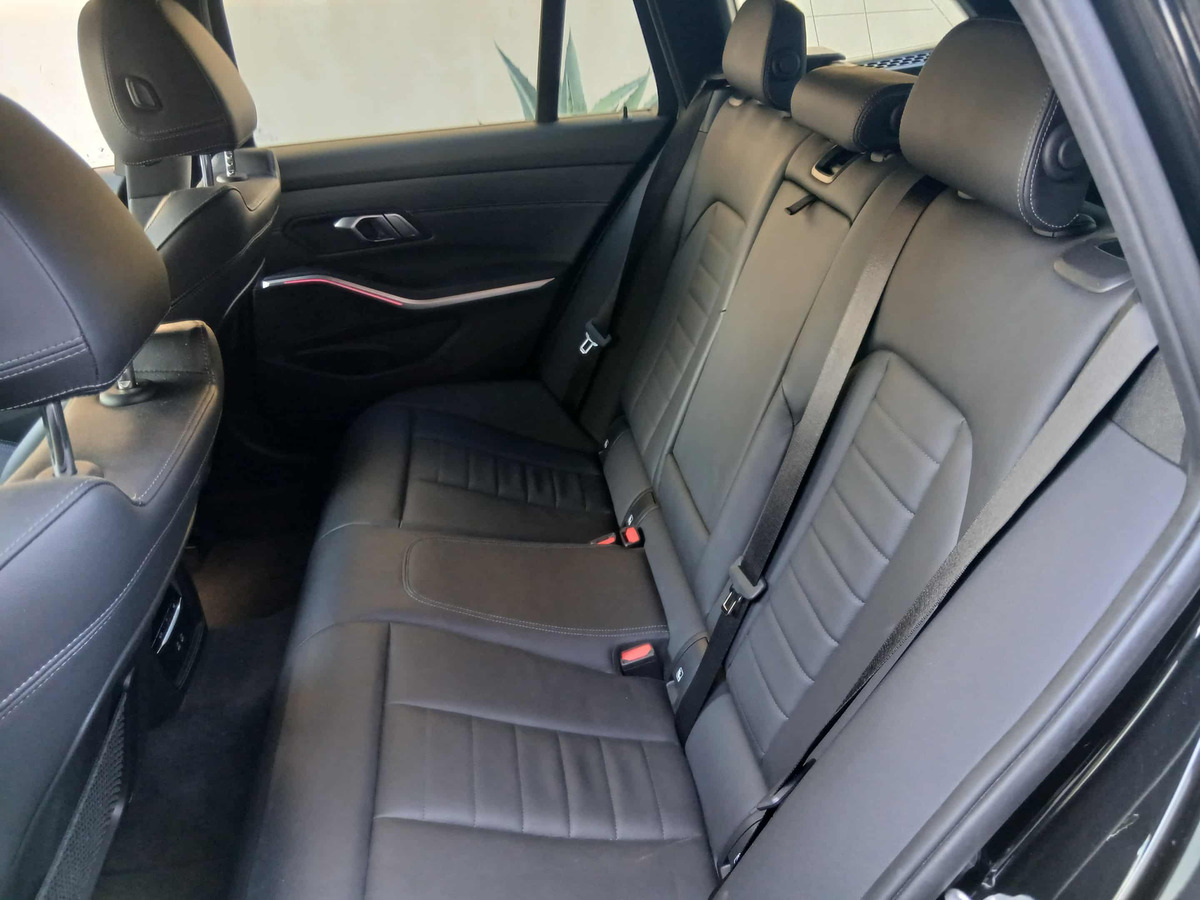 Bmw 320e touring xdrive 204 ch | M SPORT | XDRIVE | Attelage | Caméra de recul | Eclairage ambiance