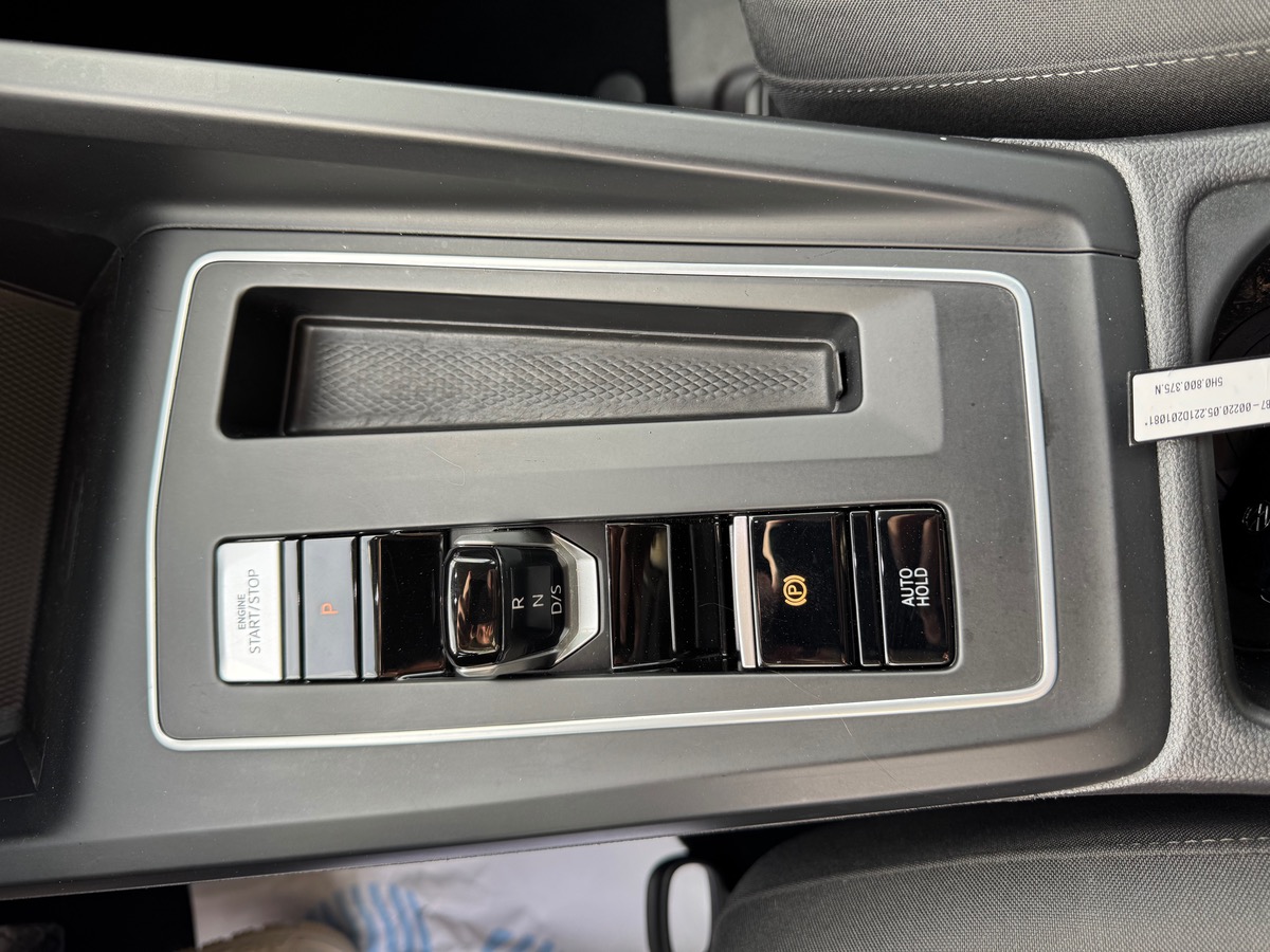 Volkswagen Golf 1.0 eTSI 110 DSG7 Life Business