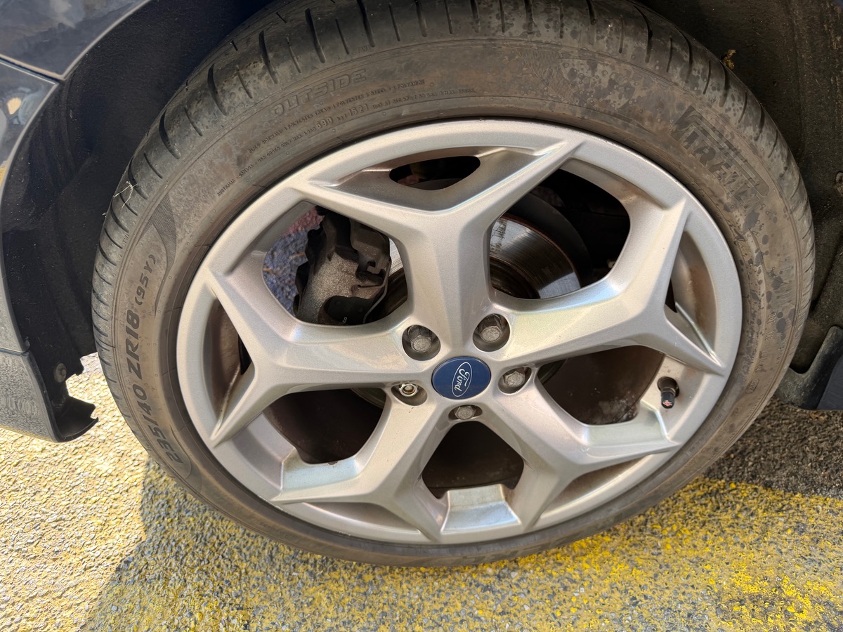 Ford Focus ST 2.0 Ti 250 CV /Pack RS /Volant Carbone/rétro intérieur Carbone / Siège Recaro/Phase 2