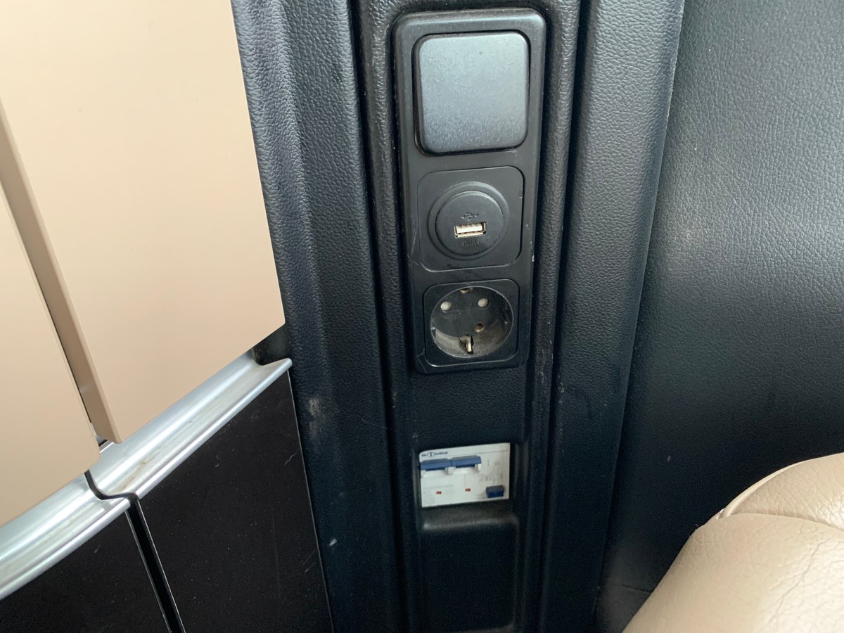 Mercedes-Benz Classe V 190 ch | Attelage | Caméra de recul | Avertisseur angles morts | 6 Places