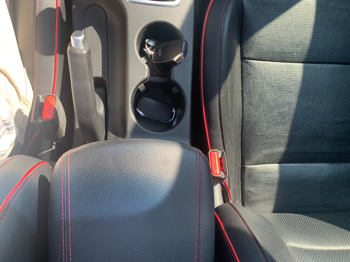 Kia Sportage 136 | GT LINE | Toit panoramique | Caméra recul | GPS | Régulateur vitesse | Attelage