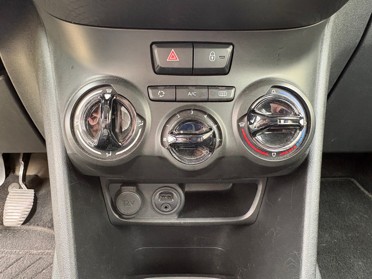 Peugeot 208 VTI - 82CH - STYLE - DISTRIBUTION OK