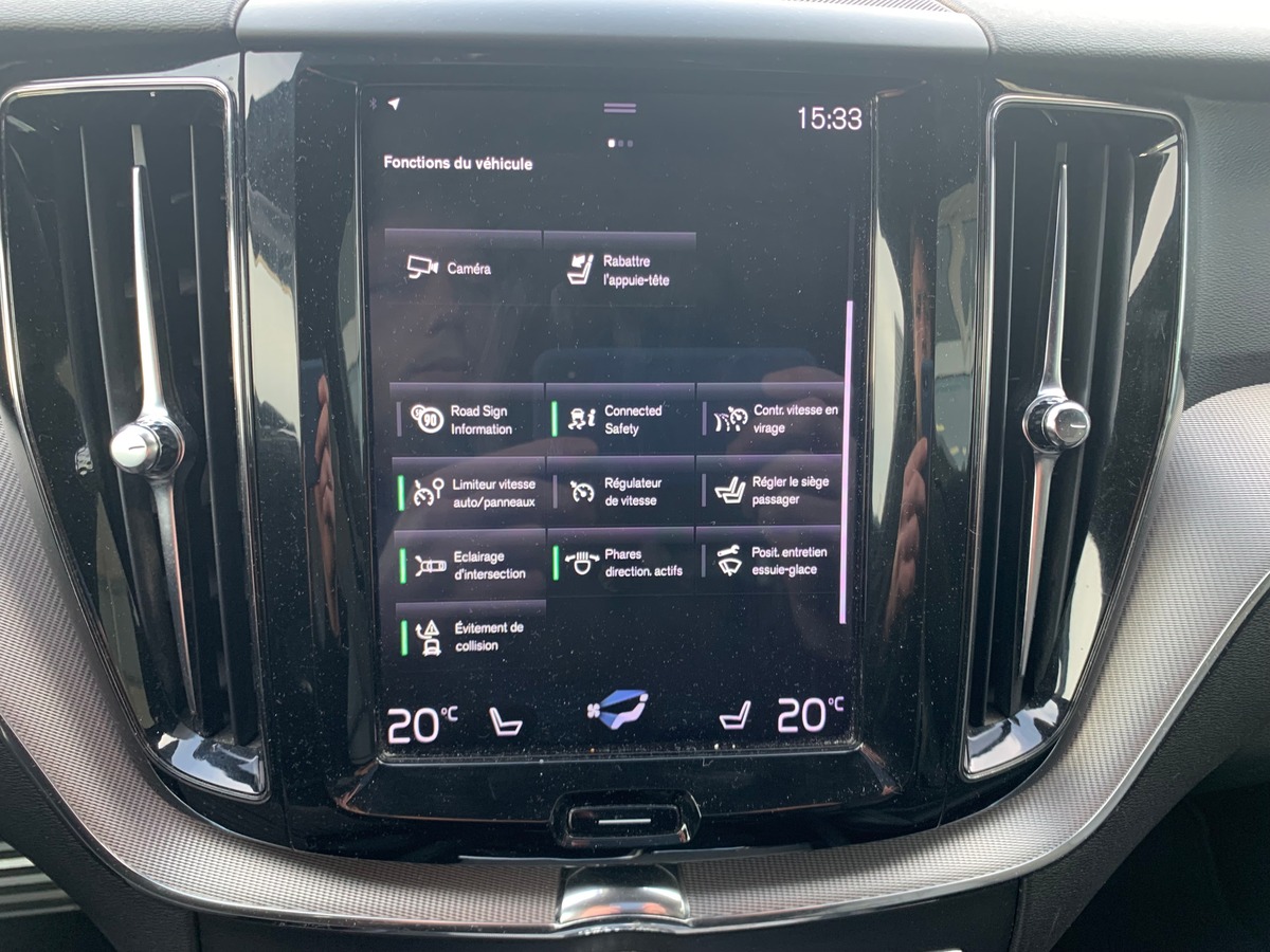 Volvo XC60 197 ch | R-design | Châssis Sport | Jantes Alu 21'' | Sièges Sport | Coffre électrique