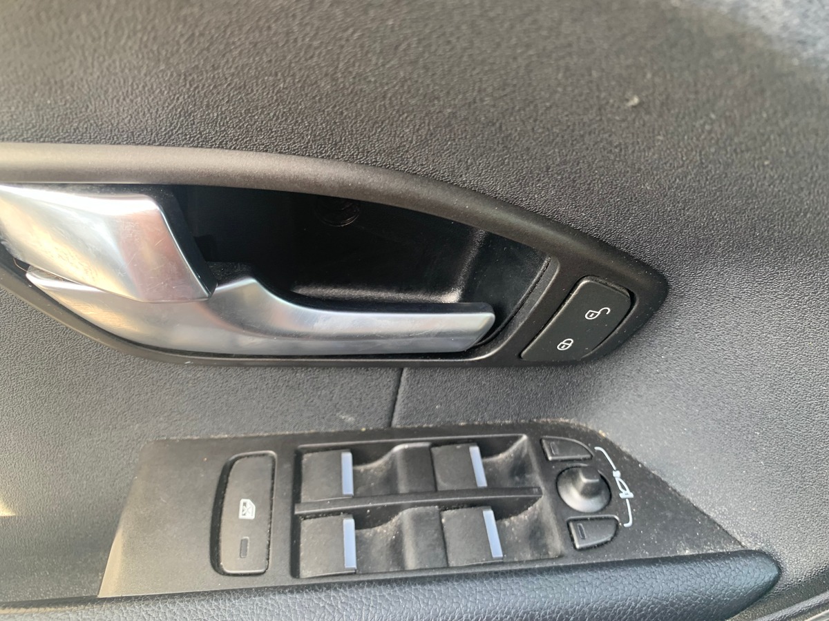 Land-Rover Range Rover Evoque 150 chevaux | Caméra de recul | Cuir | Attelage | Audio MERIDIAN