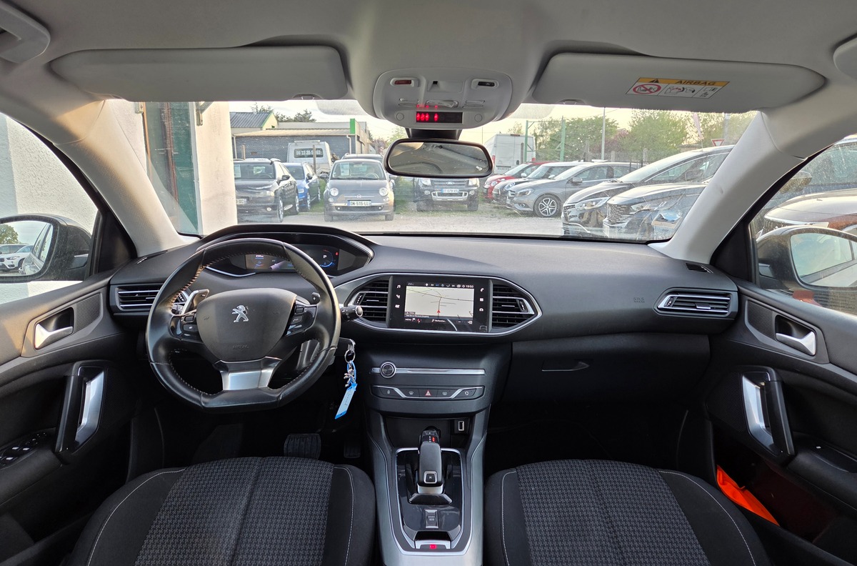 Peugeot 308 1.5 BHDi 130 CV EAT8  ACTIVE BUSINESS / 1ERE MAIN / TVA