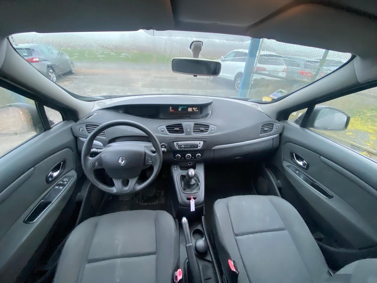 RENAULT Scenic III 1.5 dci 110cv 1ère main